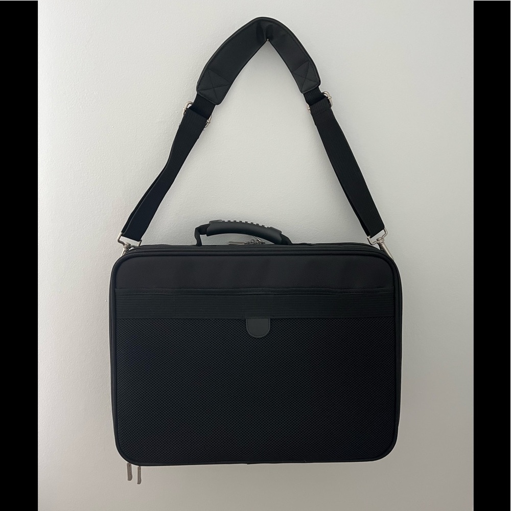 NWOT Foray Laptop/Computer Messenger Shoulder Bag - Picture 3 of 14